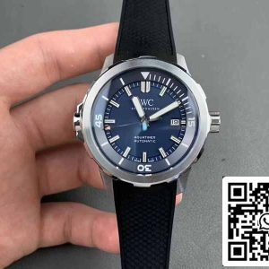 IWCのアクアタイマーIW329005 1:1ベストエディションV6ファクトリーブルーダイヤルスイスETA9015
