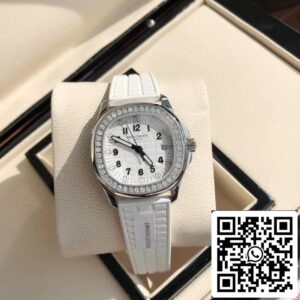 パテックフィリップAquanaut 5267/200A-010とダイヤモンドベゼル - スイスのオリジナルムーブメント