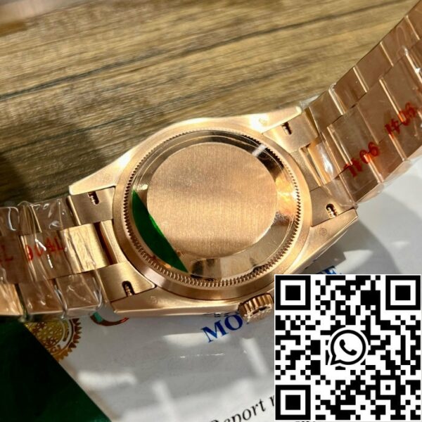z5270468238107 7d8918f51687d81157ece450eac6d4b5 0b872632 846f 4e91 a78b 6a93cc94d5f5 Rolex Day-Date M128345RBR-0030 Gyöngyház 1:1 Best Edition egyedi 18k és moissanite