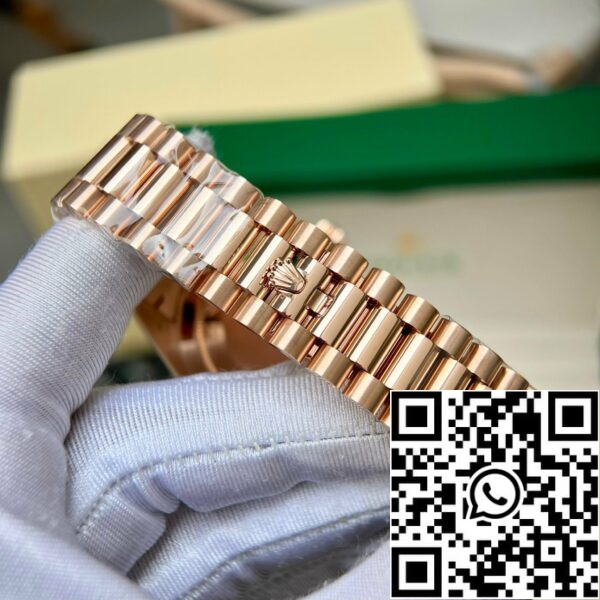 z5270471760011 d34842d7d3204dd7fc1d778aeb4026f8 7f3cc6c2 c242 4c1e 9f6b 7f185f74566e Rolex Day Date 228398 DRRP 1:1 лучшее издание Пользовательские розовое золото 18k и рубин сапфир Diamond Pave