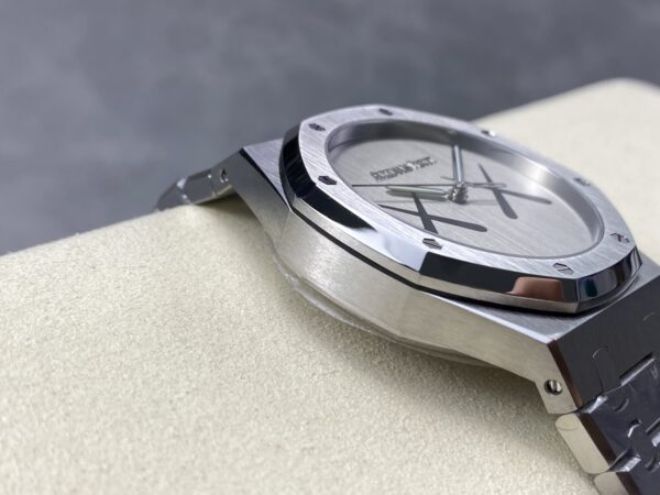 Audemars Piguet Royal Oak X Kaws V3 Newest Version 1:1 Best Clone APS Factory